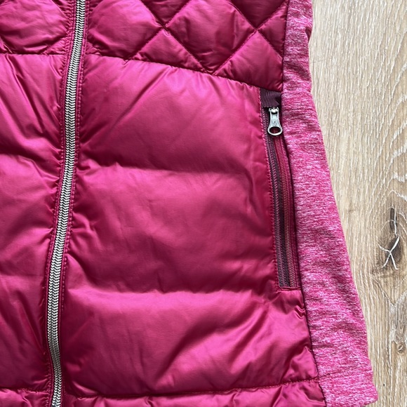 Lululemon Berry Rumble Red Size 6 Goose Down for a Run vest. - Picture 2 of 4